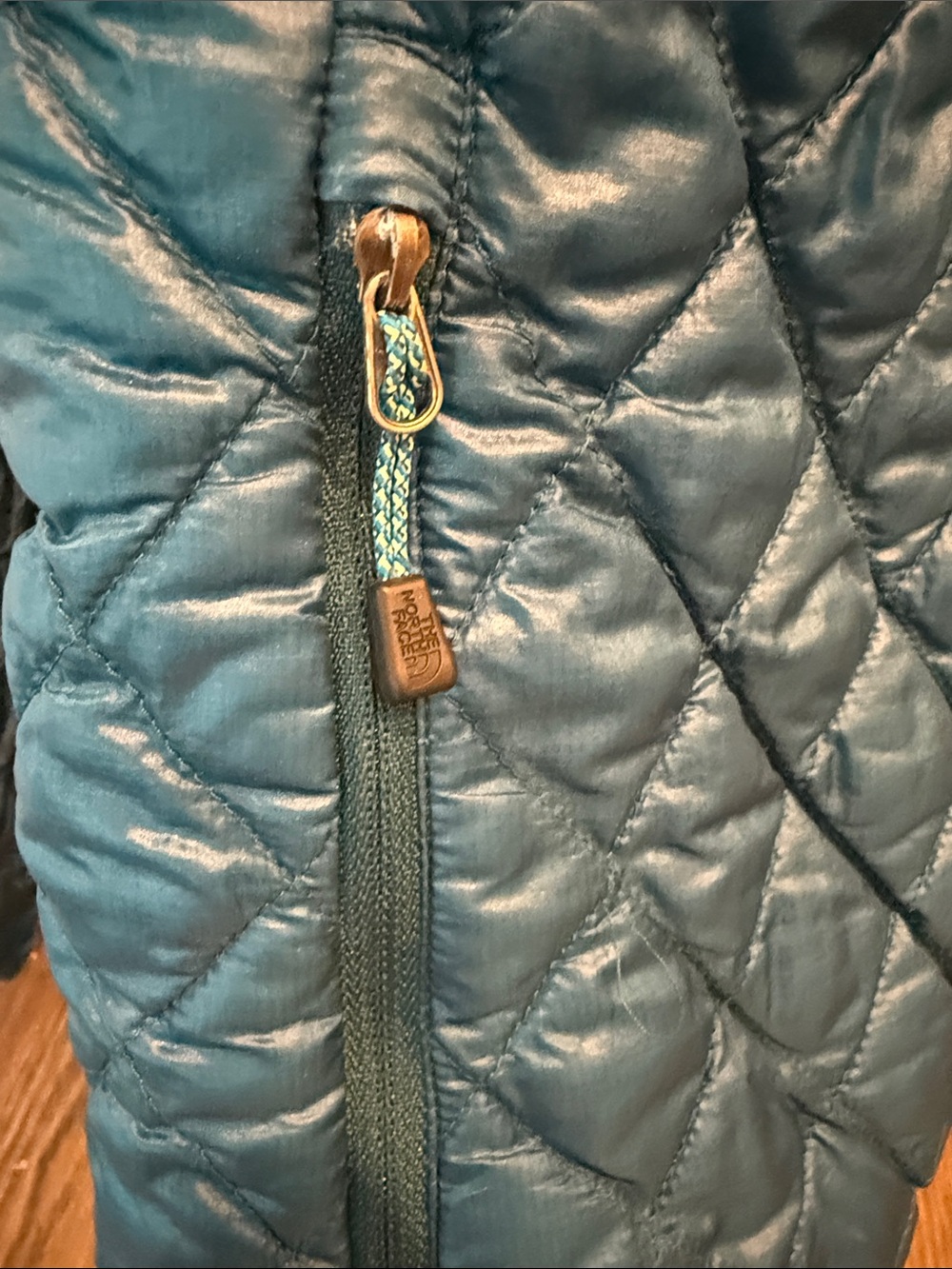 The North Face Ladies Teal Quilted Puffer Jacket - Picture 5 of 8